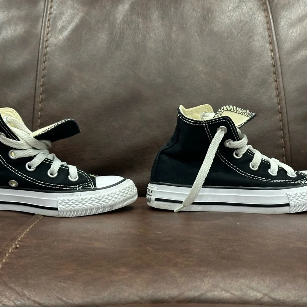 Converse shoes worn twice for wedding bridal party and family event - Picture 3 of 4